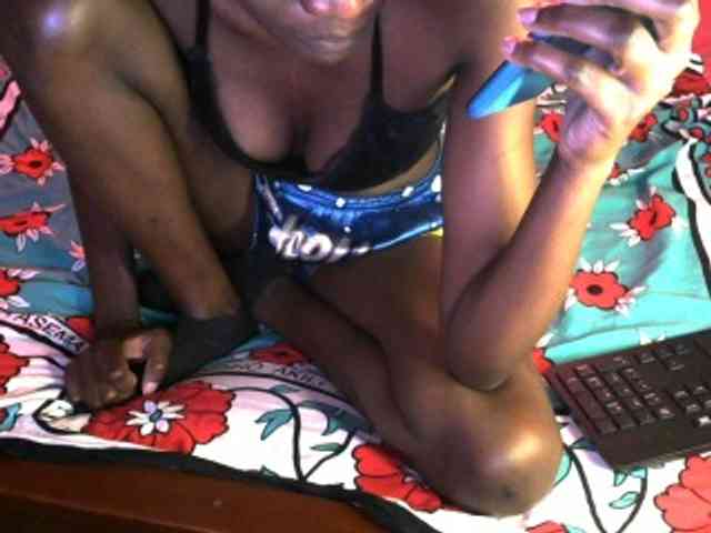 Legitimatehoe25 webcam