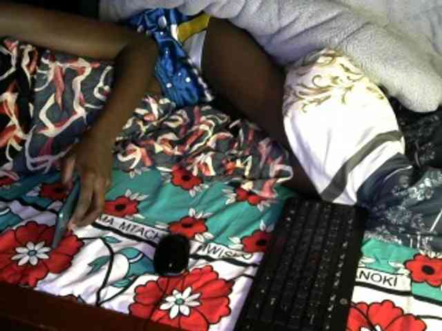Legitimatehoe25 webcam
