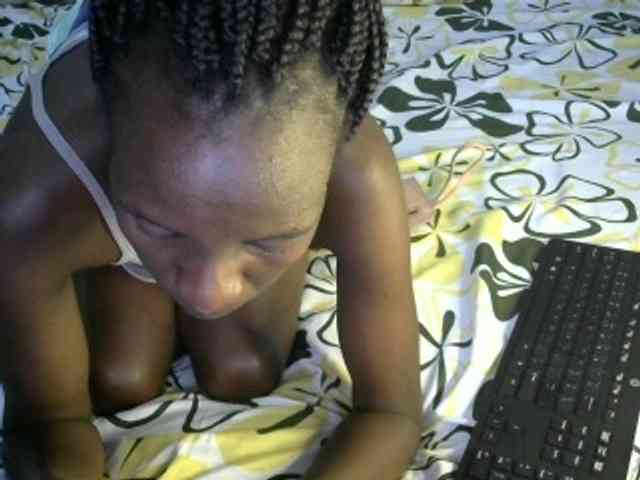 Legitimatehoe25 webcam