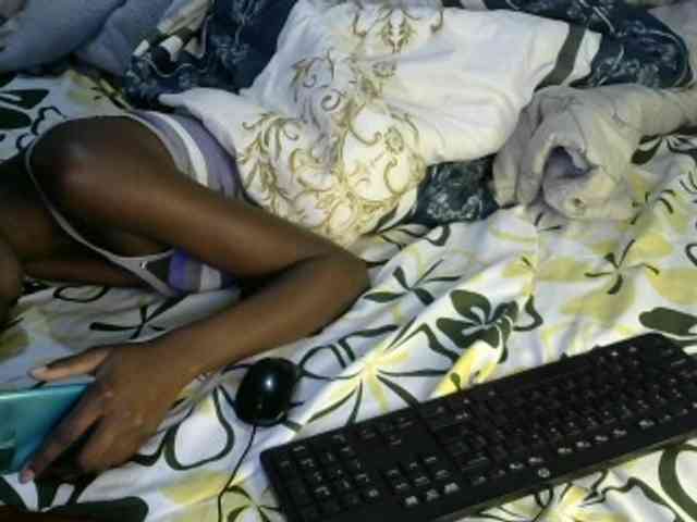 Legitimatehoe25 webcam
