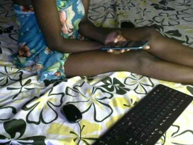 Legitimatehoe25 webcam