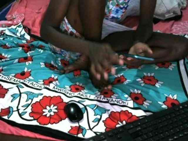 Legitimatehoe25 webcam