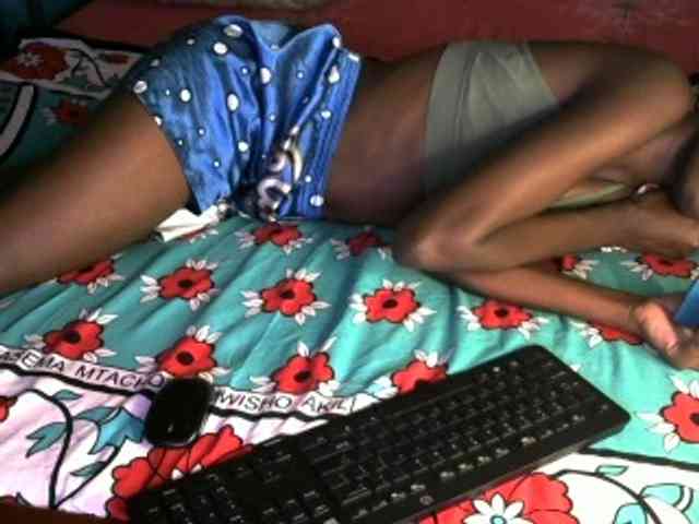 Legitimatehoe25 webcam