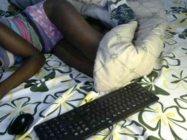 Legitimatehoe25 webcam