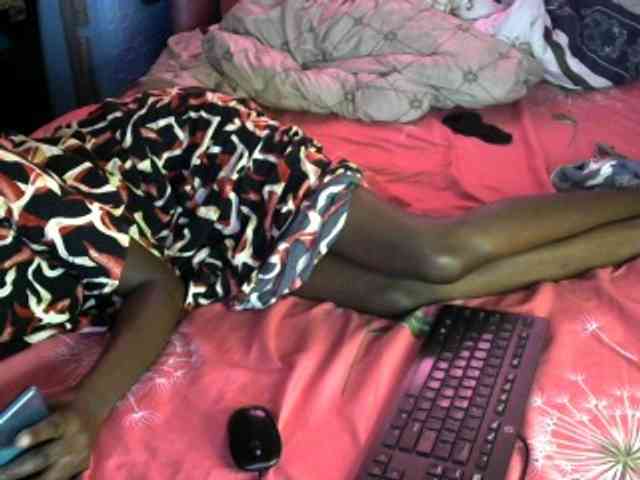 Legitimatehoe25 webcam