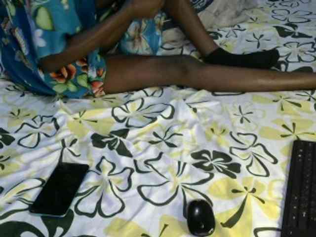Legitimatehoe25 webcam