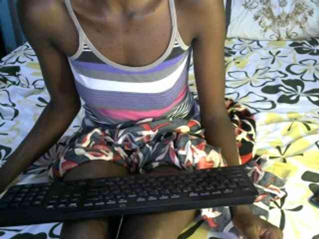 Legitimatehoe25 webcam