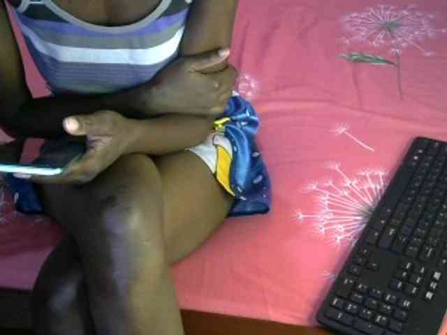 Legitimatehoe25 webcam