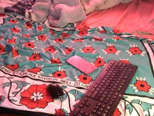 Legitimatehoe25 webcam