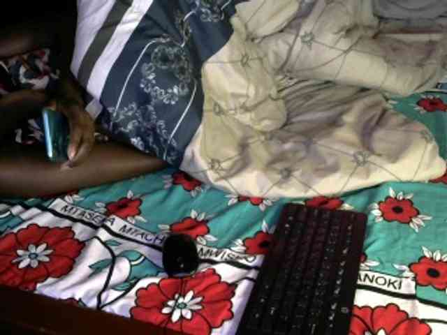 Legitimatehoe25 webcam