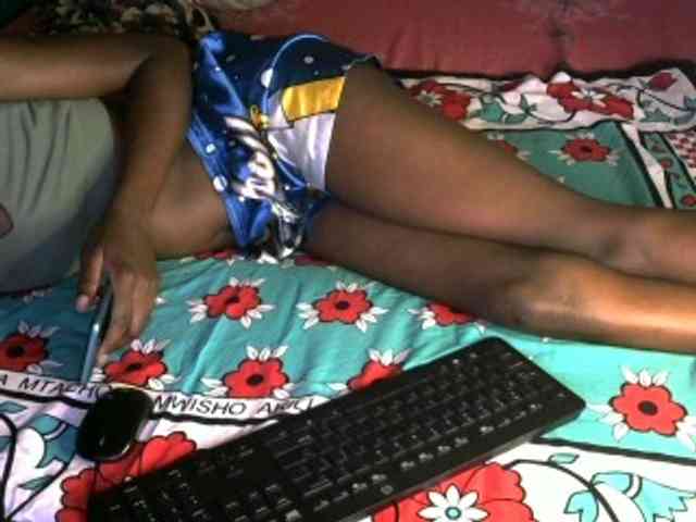 Legitimatehoe25 webcam