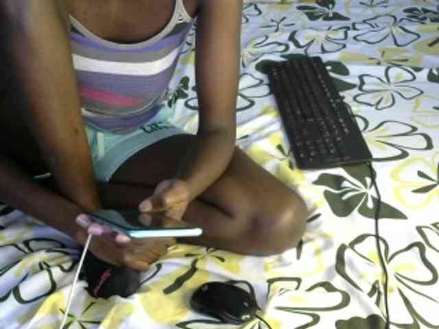 Legitimatehoe25 webcam