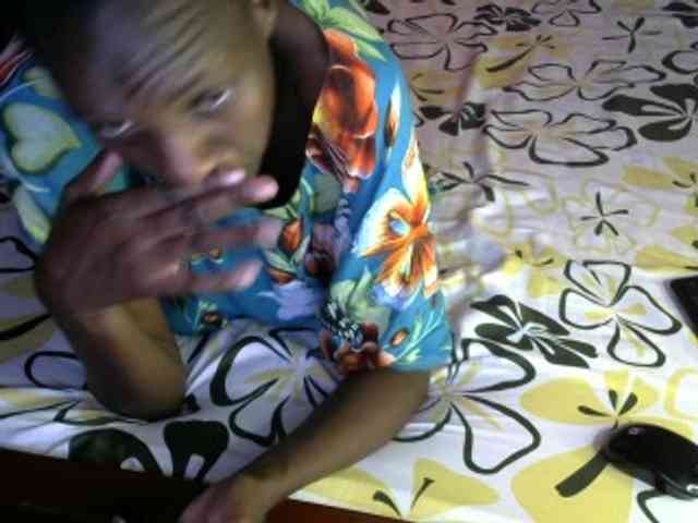 Legitimatehoe25 webcam