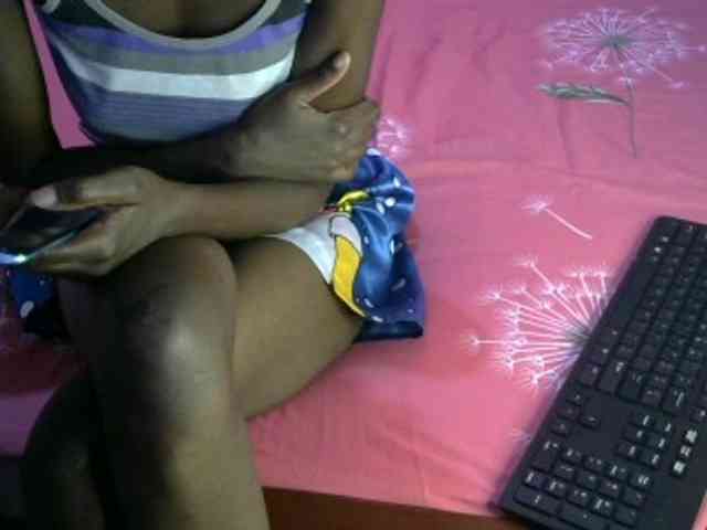 Legitimatehoe25 webcam