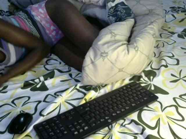 Legitimatehoe25 webcam