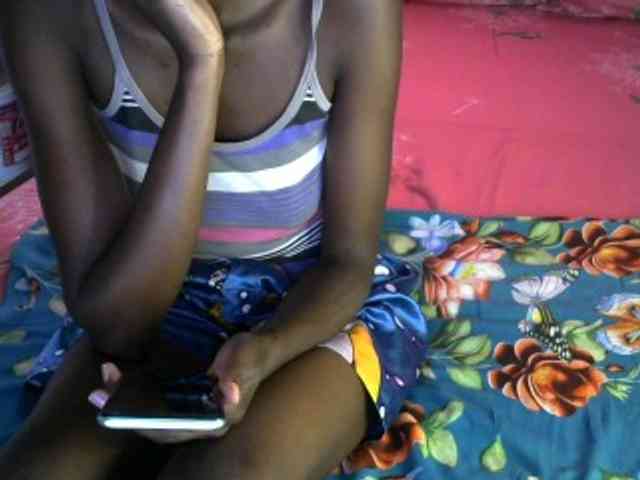 Legitimatehoe25 webcam