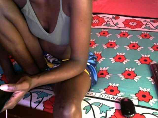 Legitimatehoe25 webcam
