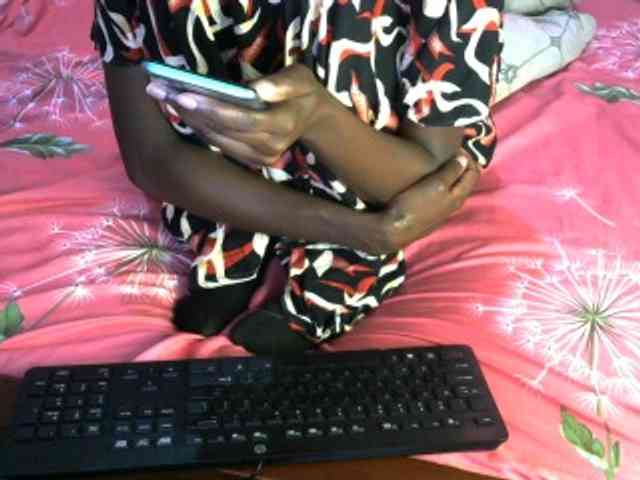 Legitimatehoe25 webcam