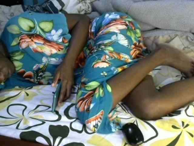 Legitimatehoe25 webcam