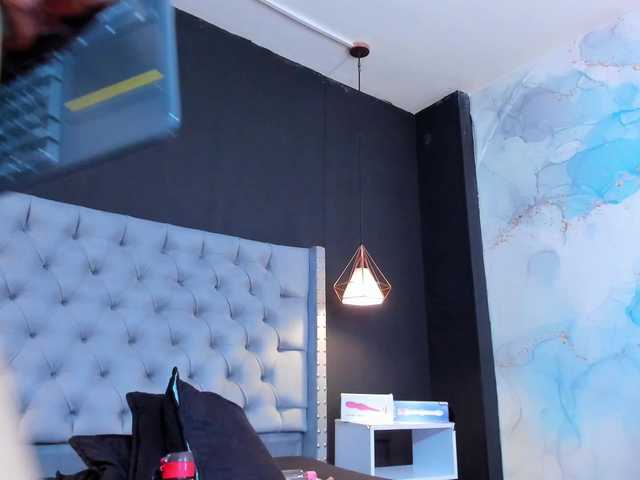  Alexa-Mora chat room