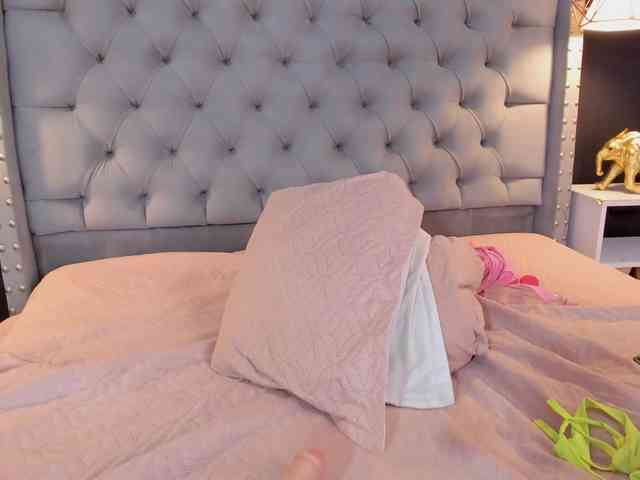 AlexaMora webcam