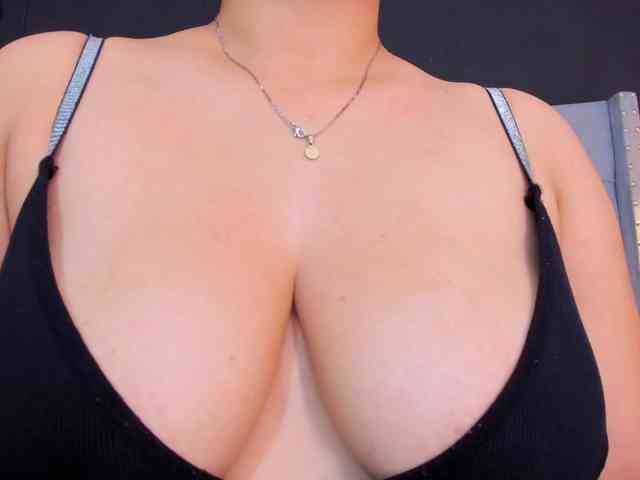 AlexaMora webcam