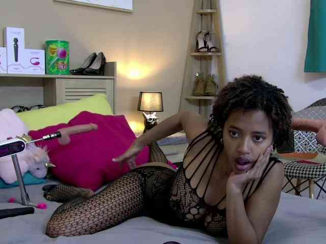 GaelleLaFrenchy webcam
