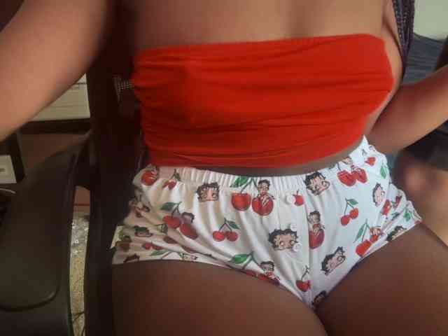 Mocha-Queen690 webcam