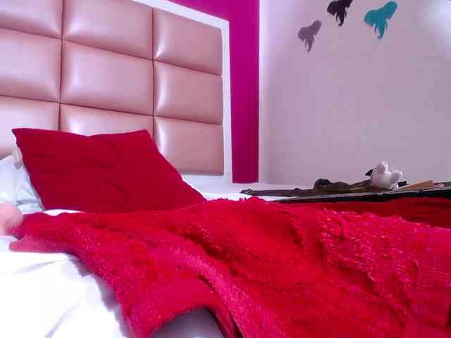 curvy-cumeater webcam