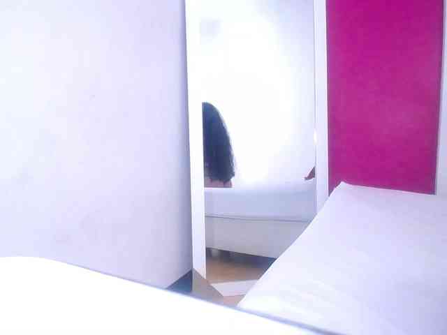 curvy-cumeater webcam