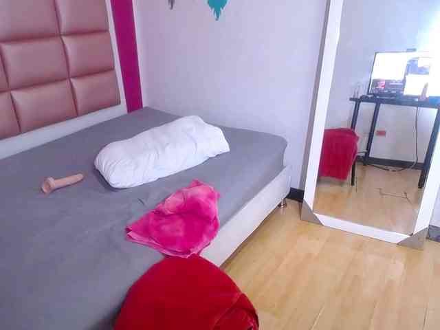 curvy-cumeater webcam