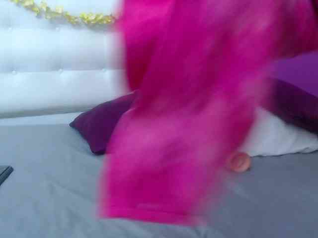 curvy-cumeater webcam