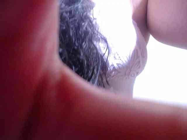 curvy-cumeater webcam