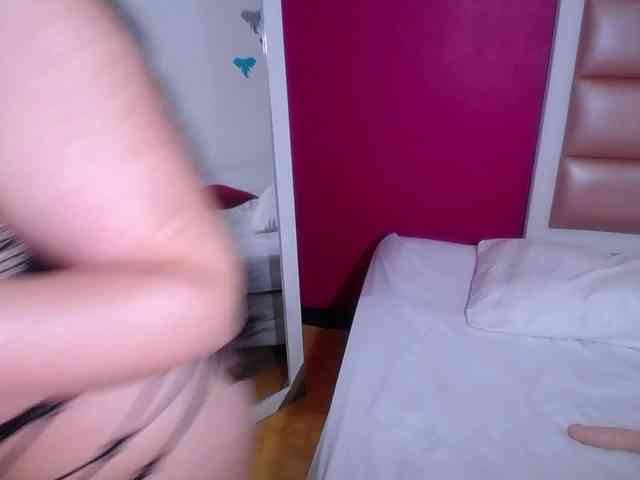 curvy-cumeater webcam
