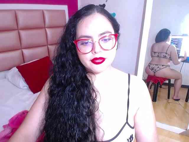 curvy-cumeater webcam