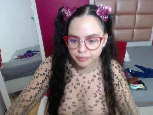 curvy-cumeater webcam