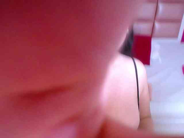 curvy-cumeater webcam