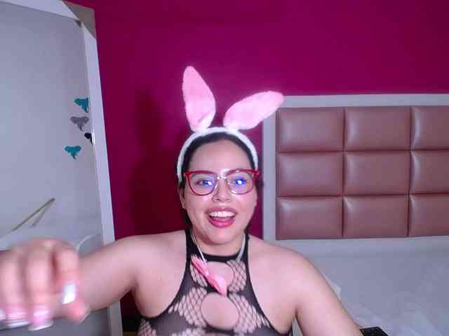 curvy-cumeater webcam
