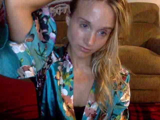 adult chatting Kendra-Tom