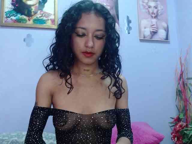 kyliemoan webcam