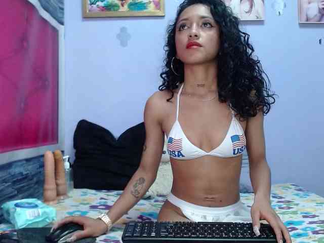 kyliemoan Live Webcam on BongaCams