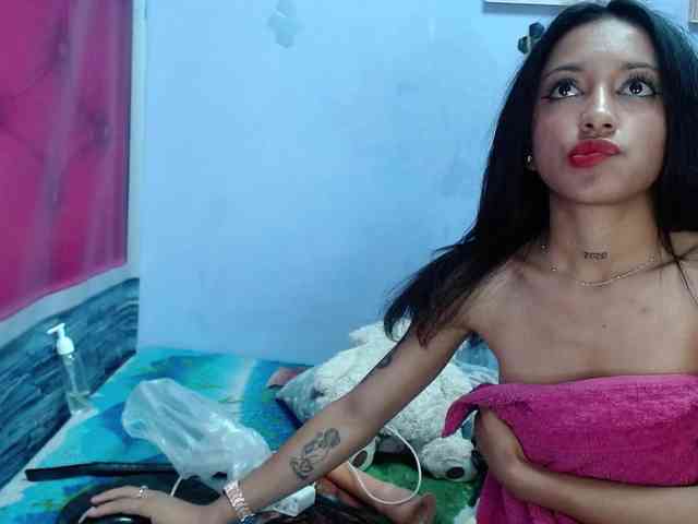 kyliemoan webcam