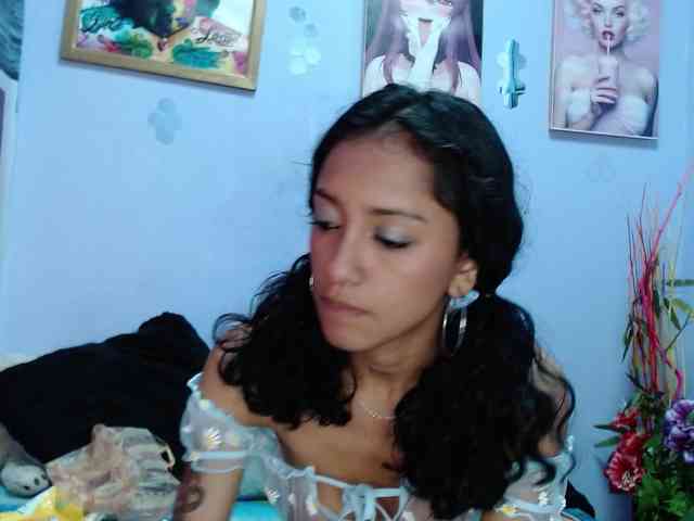 kyliemoan webcam
