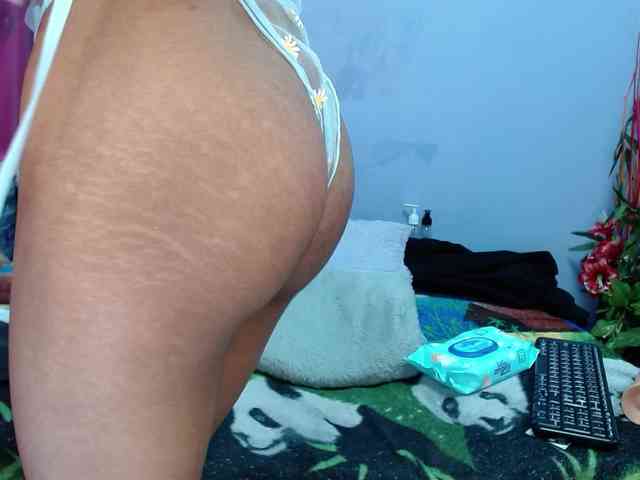kyliemoan webcam