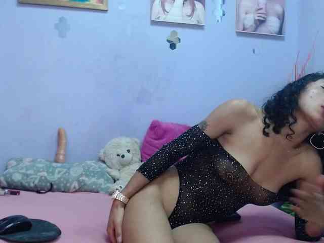 kyliemoan webcam