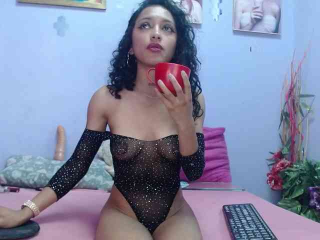 kyliemoan webcam