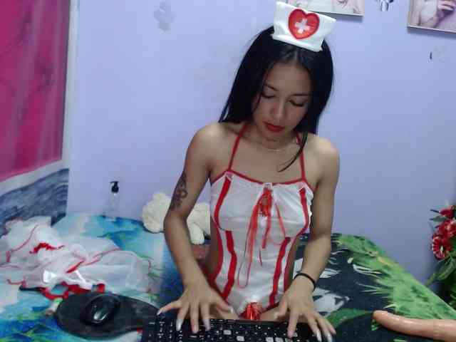 kyliemoan webcam