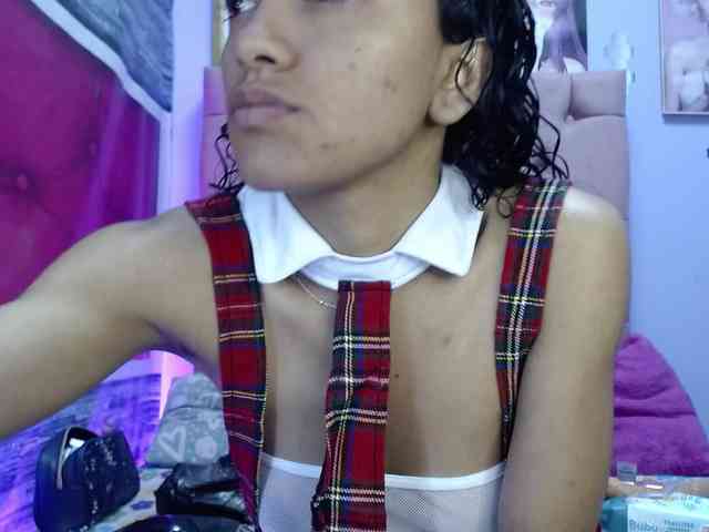 kyliemoan webcam