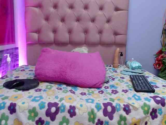 kyliemoan webcam