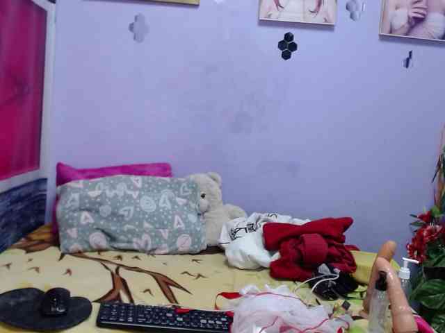 kyliemoan webcam